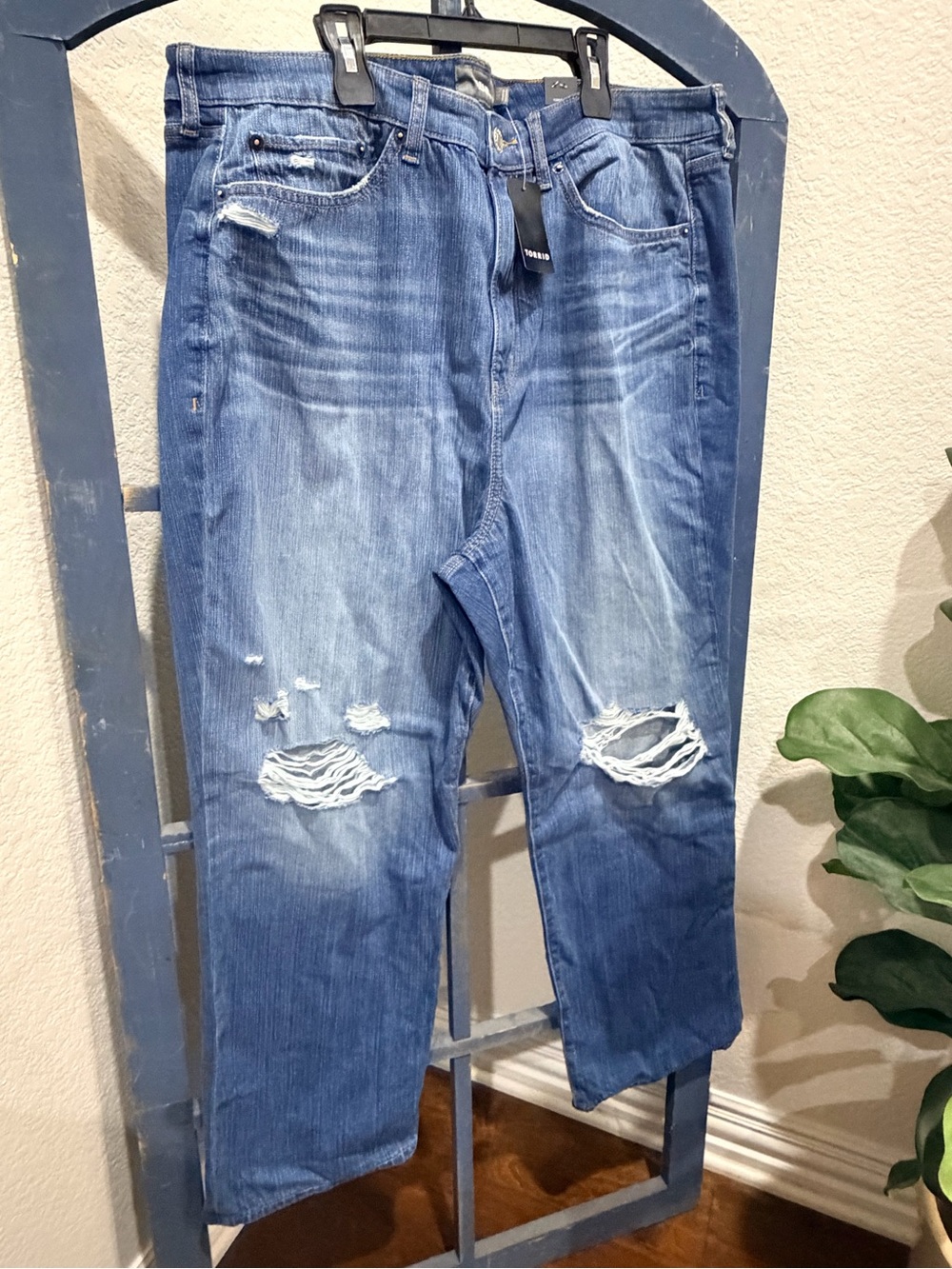 Torrid Stretch Rigid High Rise Straight Distresses Jeans size 20 short
